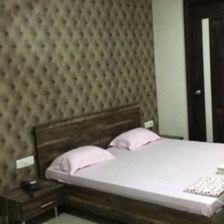De Agya Paradise Hotel Ludhiana Exterior foto
